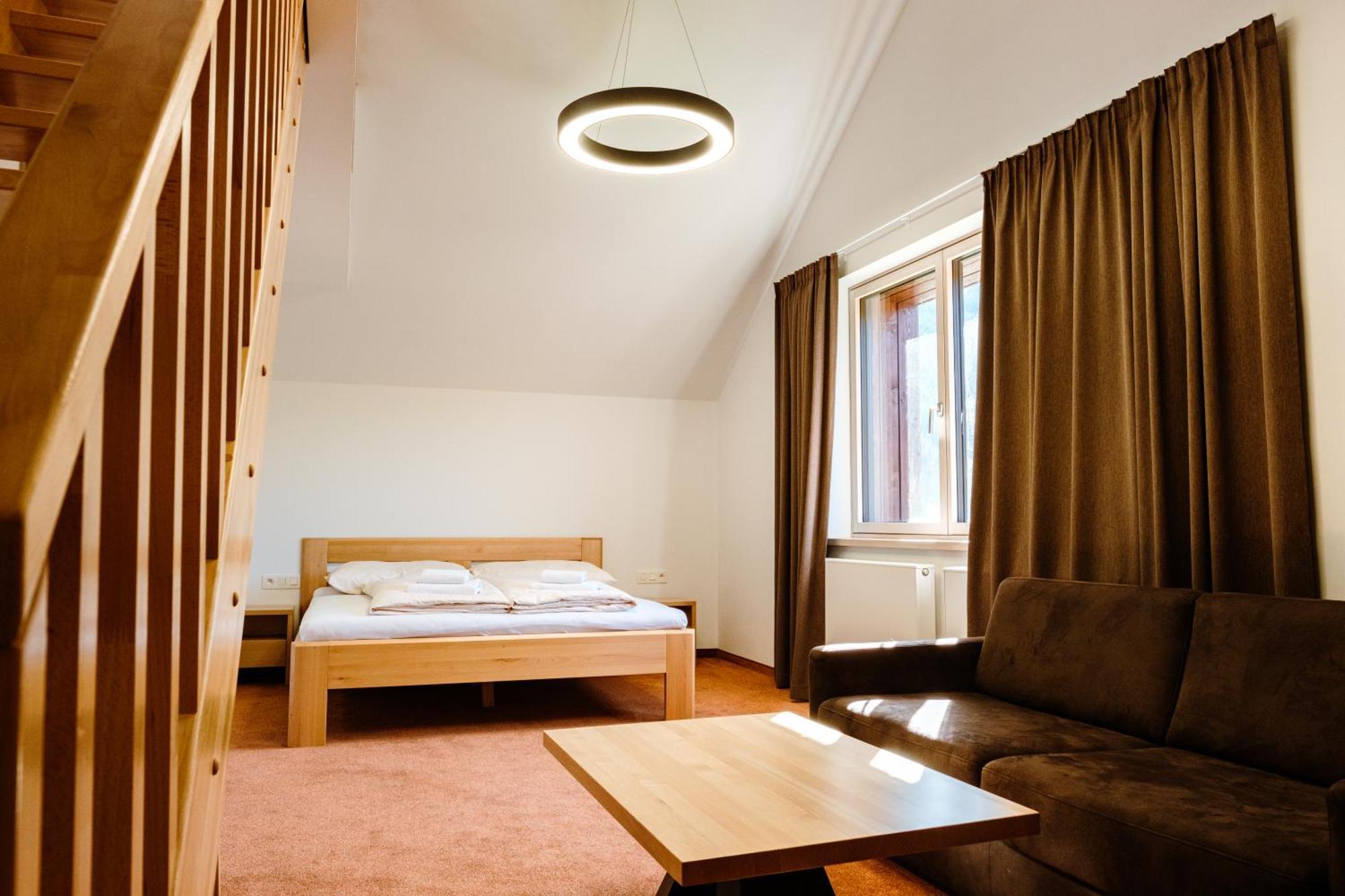 Penzion A Restauracia Twin Jasna เดมานอฟสกา โดลินา ภายนอก รูปภาพ